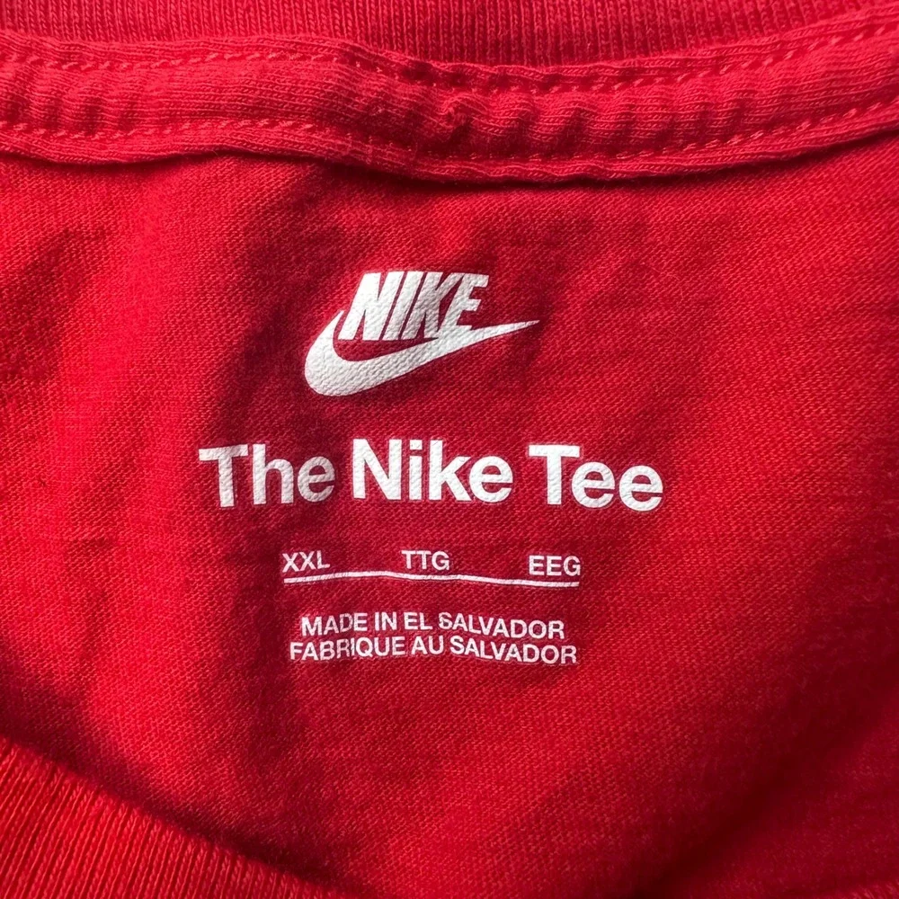 Nike T-Shirt Mens XXL Red Sportswear Graphic Swoosh Cotton 637586-RMF S/S